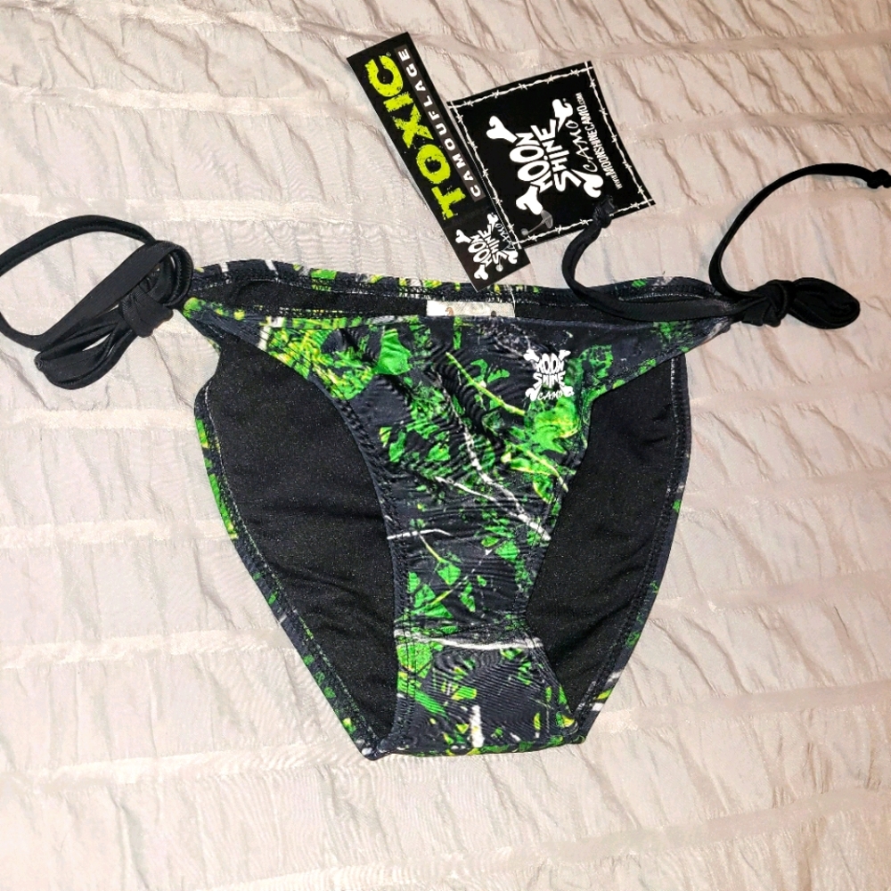NWT Muddy Girl Camo swim bottoms size S